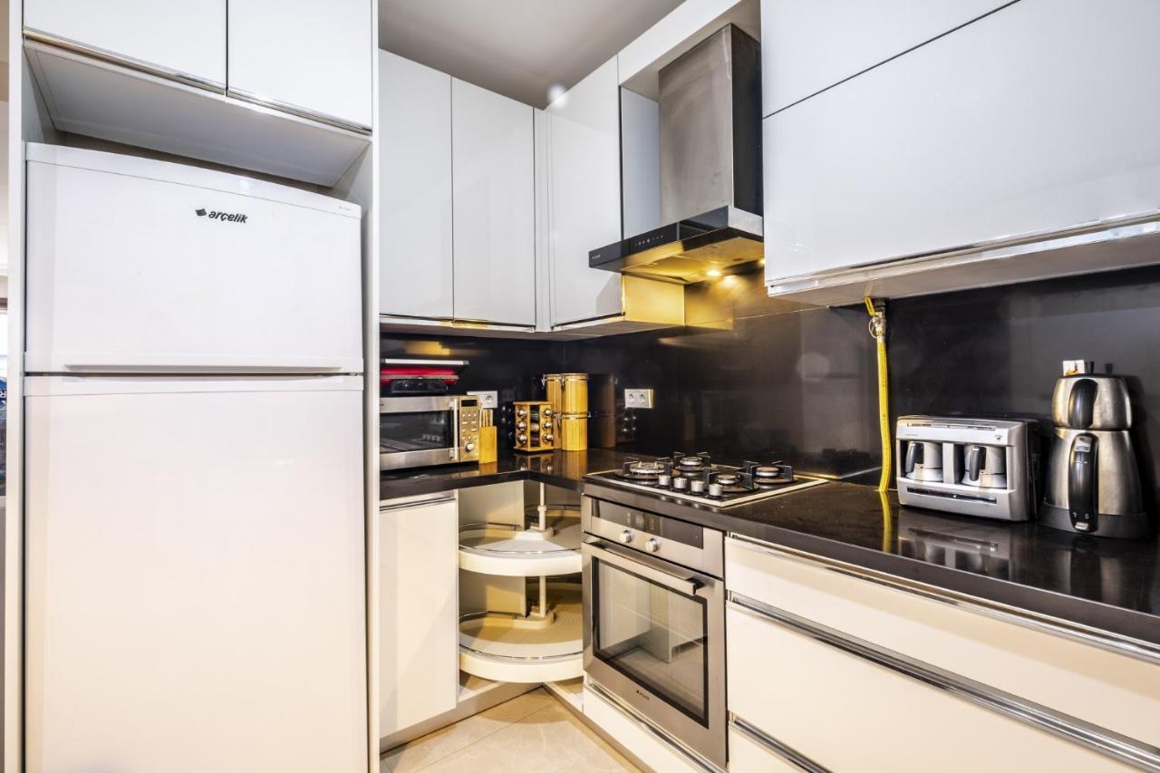 Apartament Flat With Sea View Near Uskudar Ferry Station Stambuł Zewnętrze zdjęcie