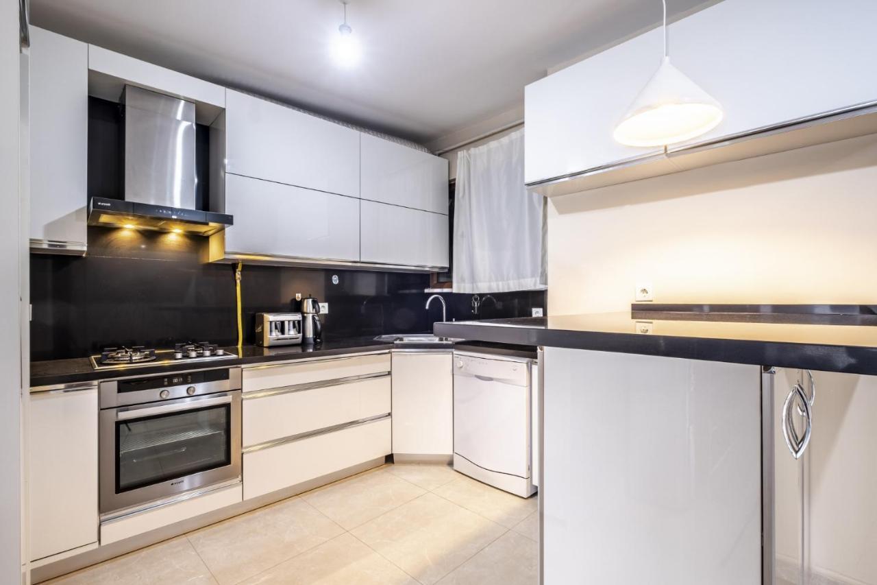 Apartament Flat With Sea View Near Uskudar Ferry Station Stambuł Zewnętrze zdjęcie